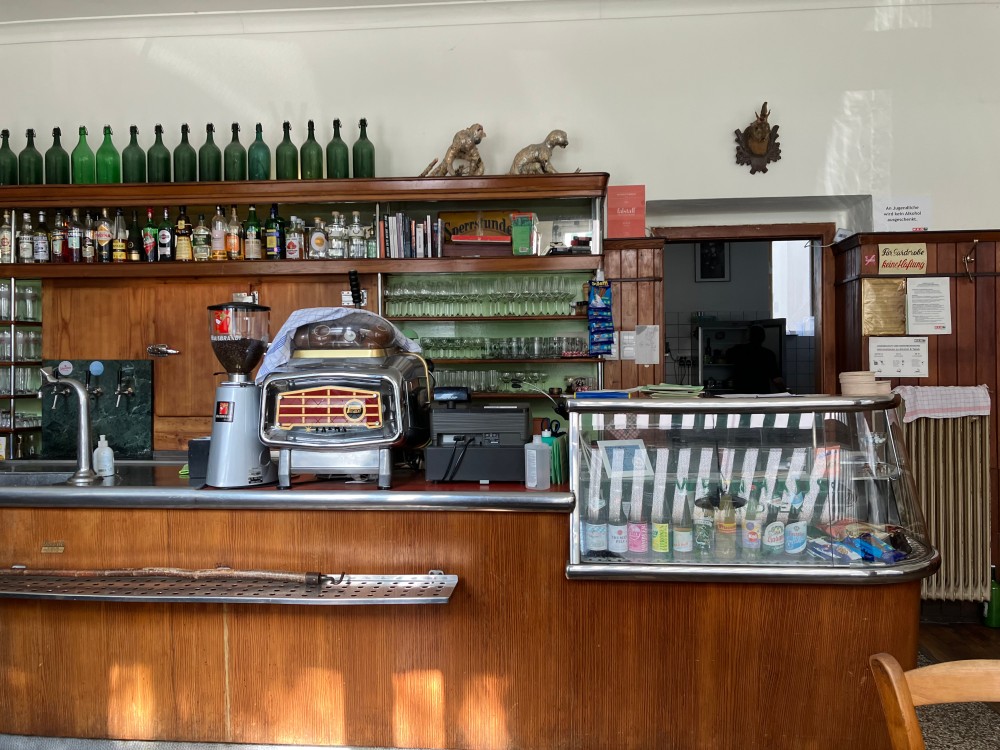 Die Schänke des Weinhaus Pfandlers. 